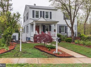 2102 Farrington Ave, Alexandria, VA 22303