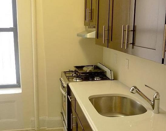 2nd image of 19 E 108th St APT 4RE