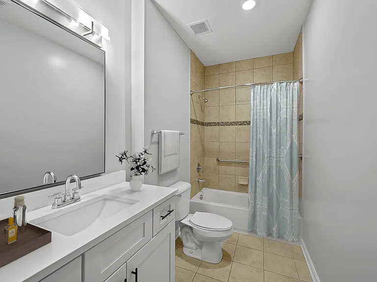 Monmouth Row Apartments — Photo 45