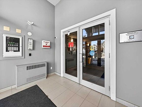 4th image of 302 Skyview Ranch Dr NE #3306