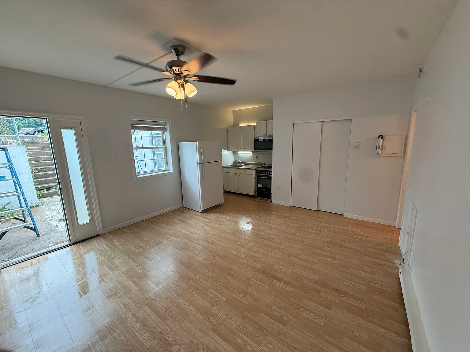 Studio, 450 sqft, $825 — Photo 2