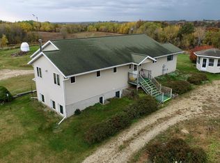 3239 Winding Creek Rd, La Crescent, MN 55947
