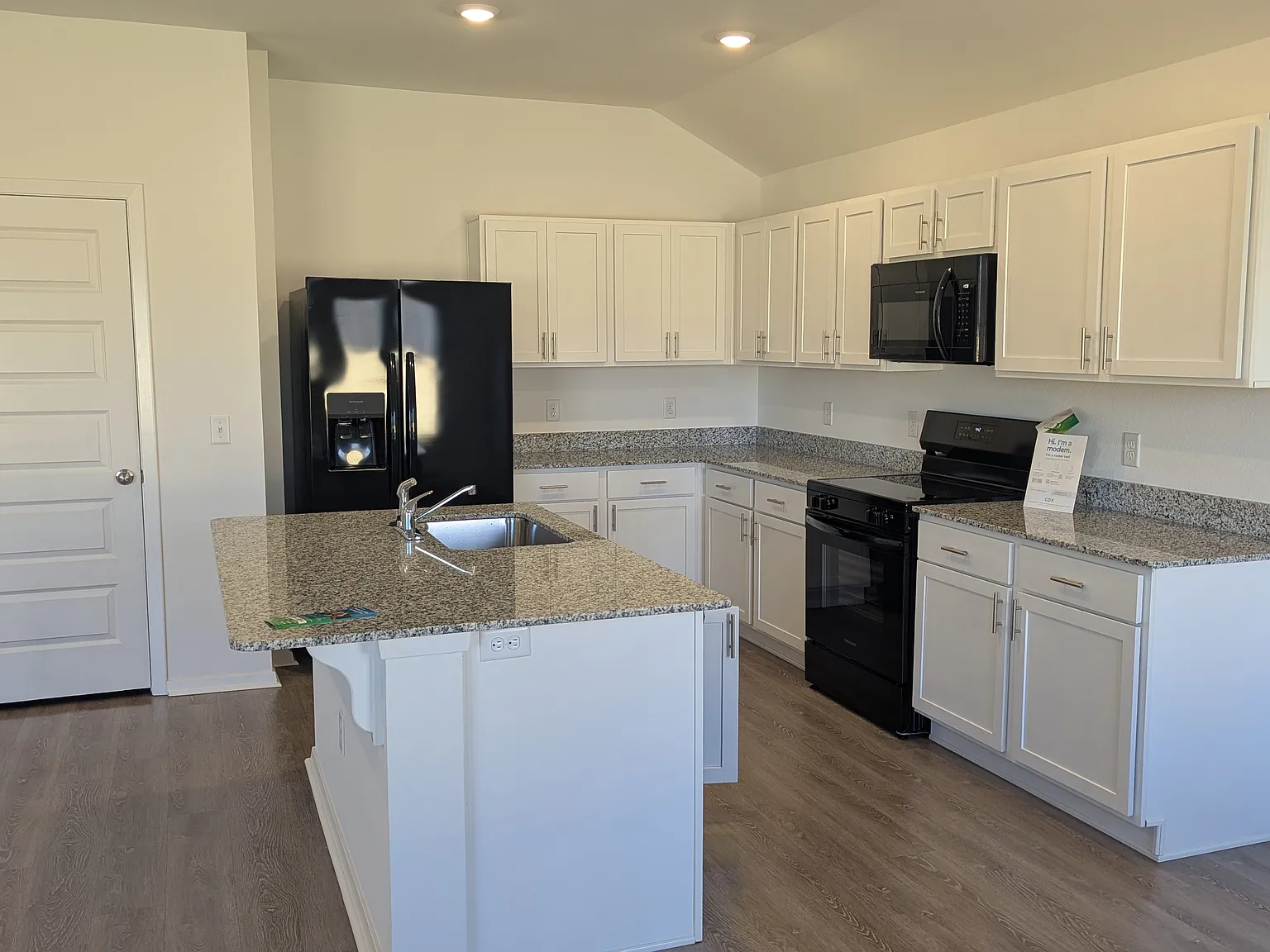 1405 E Latium St — Photo 4