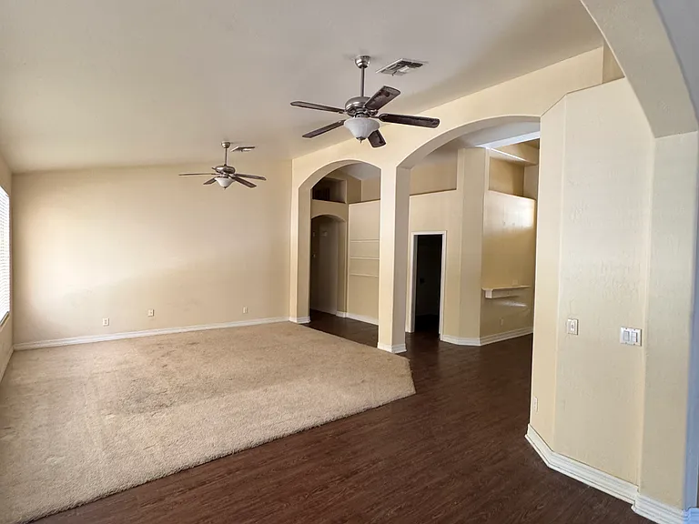85 W Sheffield Ave — Photo 4
