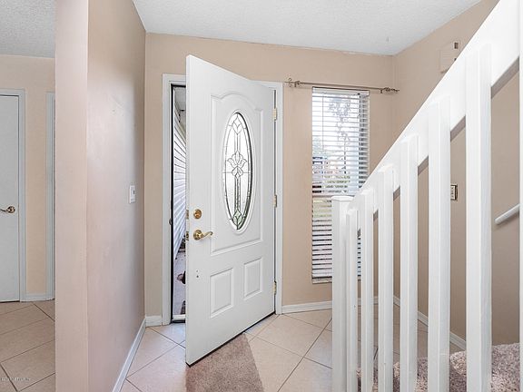 5th image of 3029 Candlewyck Ln E