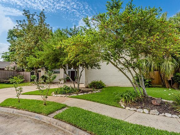5th image of 1406 Ravenscourt Dr