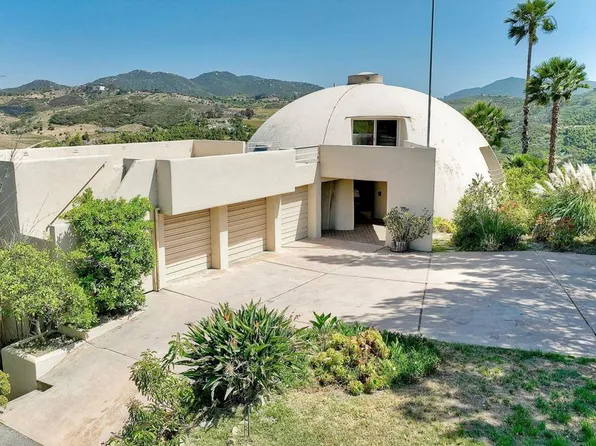 29853 Disney Ln, Vista, CA 92084