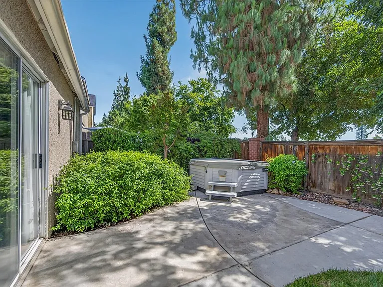 7878 N Meridian Ave — Photo 26