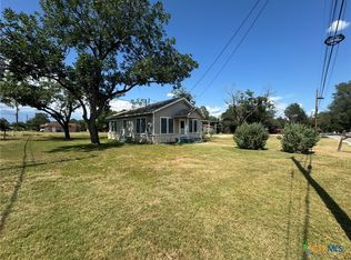 330 Adams St, Seguin, TX 78155