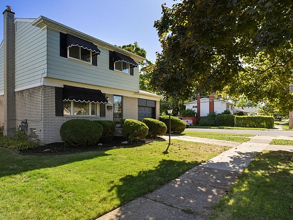 2nd image of 1339 Marion Ave