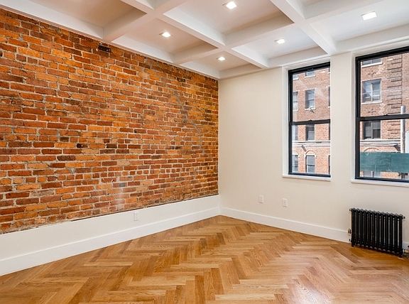 3rd image of 941 Washington Ave #443