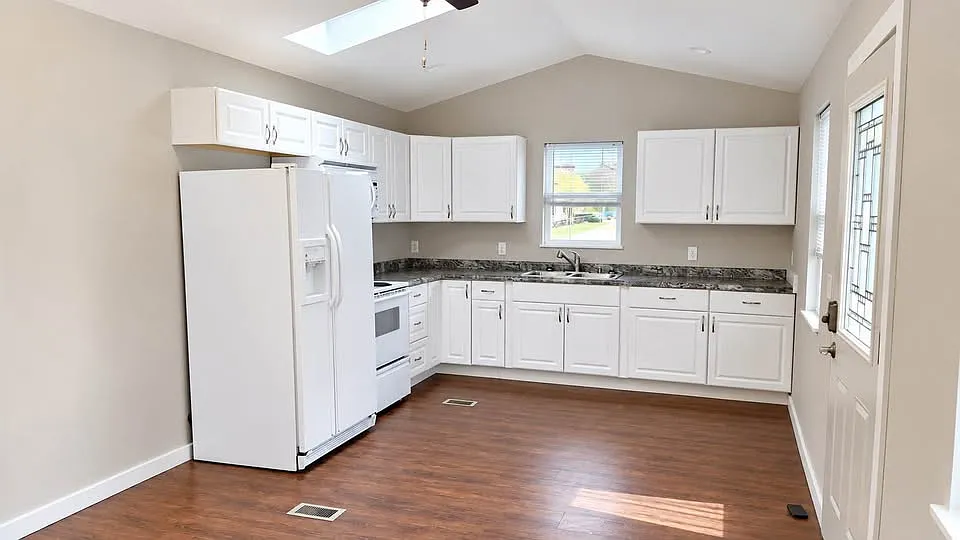 203 E Division St. Dodgeville - 1 — Photo 2