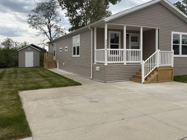 24270 Arrowhead Rd #270, Chelsea, MI 48118