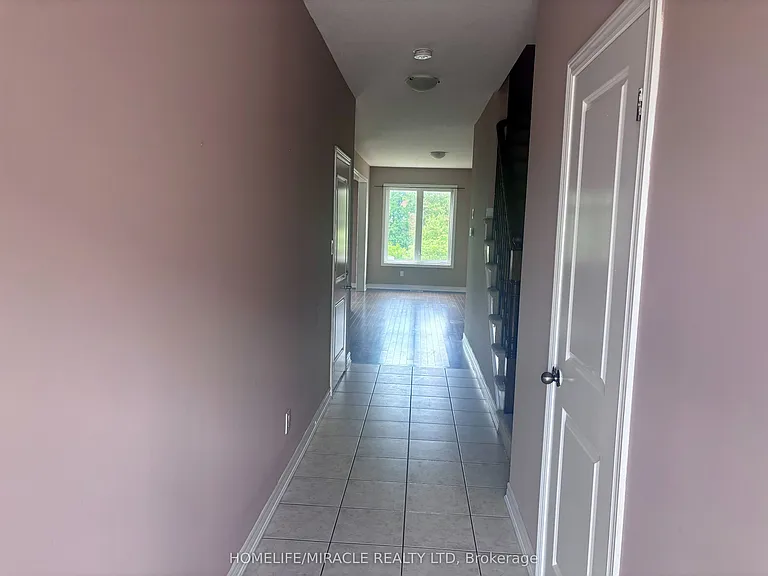 45 Seabreeze Cres #7 — Photo 4