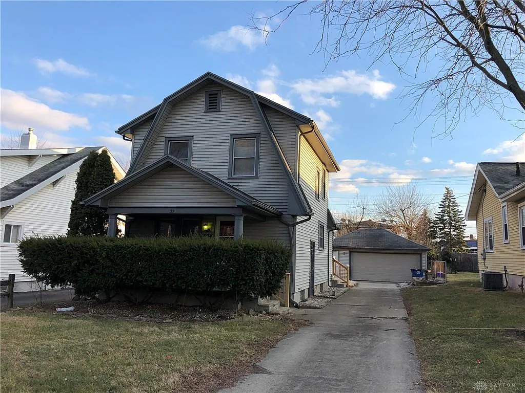 32 Sandhurst Dr photo 1
