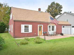 215 Division Ave, Levittown, NY 11756