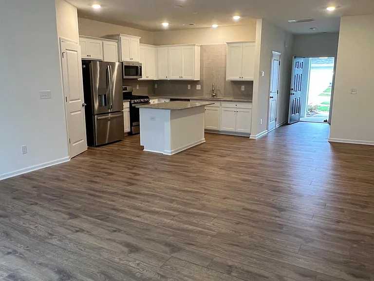 2809 Trinity St — Photo 2