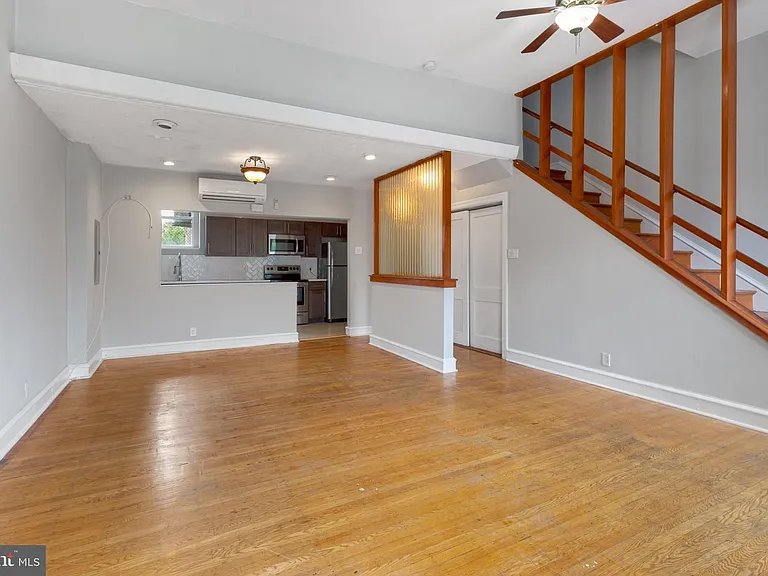 707 W Girard Ave #2F — Photo 8