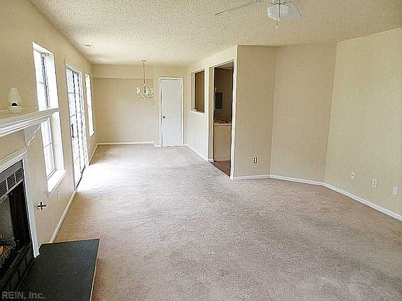 3rd image of 4565 Shallowford Cir