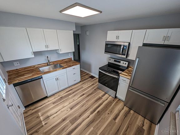 3rd image of 8317 Royal Heights Dr