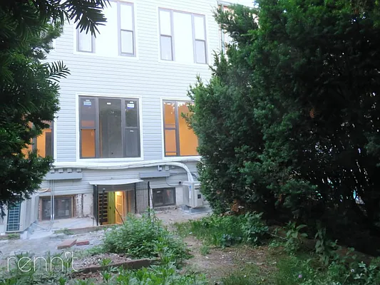 Rented by Rennit Inc. | media 21