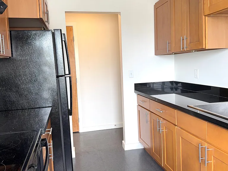 312 28th Ave S #B — Photo 3