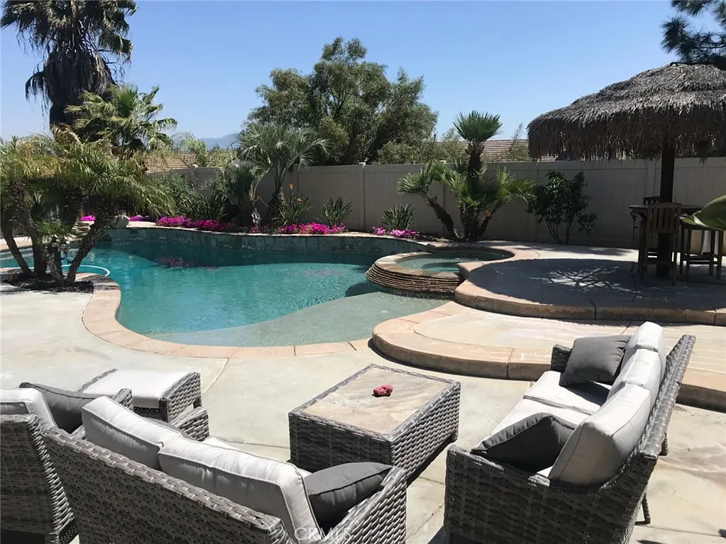 6 bed, 3468 sqft, $7,000 — Photo 2