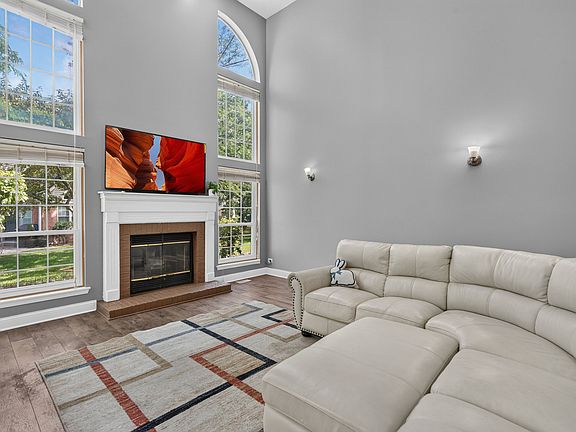 2nd image of 197 Rob Roy Ct