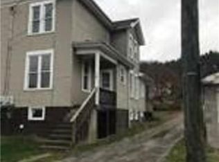205 S 8th St, Martins Ferry, OH 43935