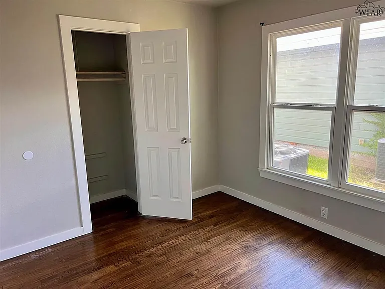 1525 Hursh Ave — Photo 5