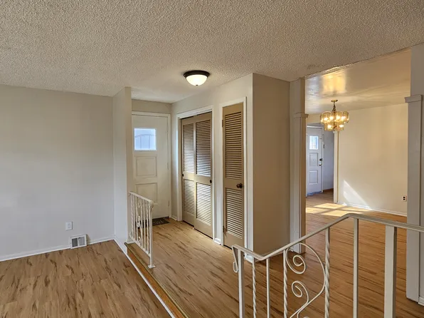 9914 S Canterbury Rd, Philadelphia, PA 19114