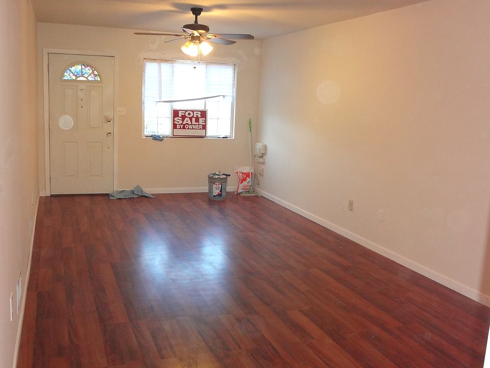 1st image of 108A Laurel Ave #A