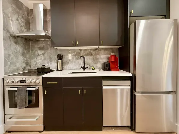 1853 Cornelia Street image 6 of 11