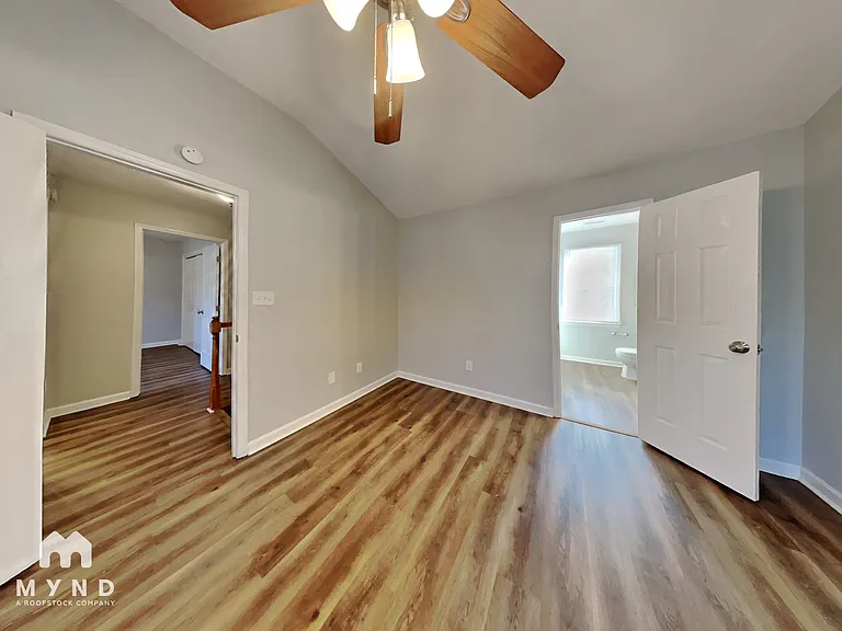 904 Estelle Ct — Photo 15