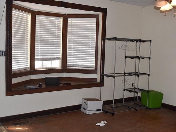 3rd image of 187 S Marion St