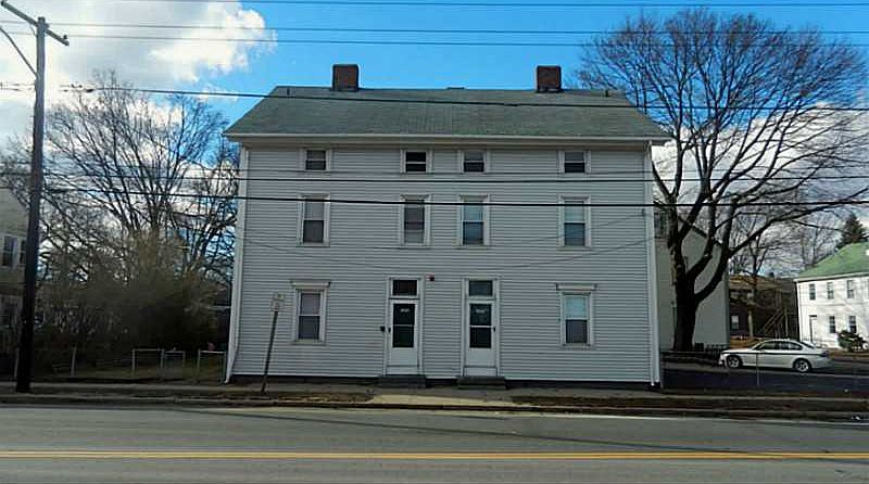 1st image of 1672 Lonsdale Ave