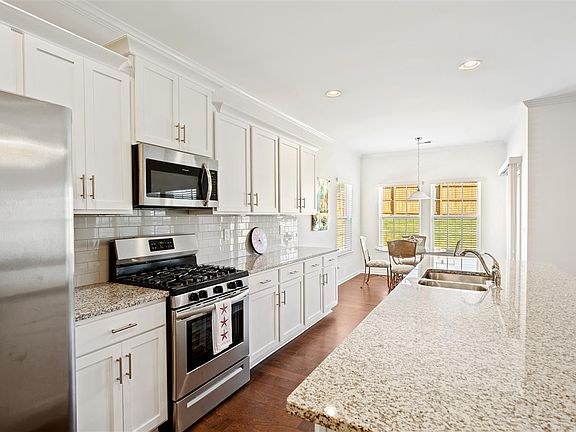 2nd image of 217 Hartwood Lake Ln