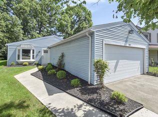 8847 Holly Ln, Olmsted Falls, OH