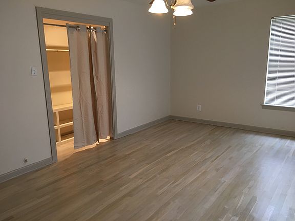 4th image of 206 Benita St
