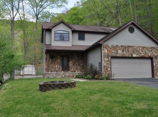 203 Akers Br, Canada, KY 41519