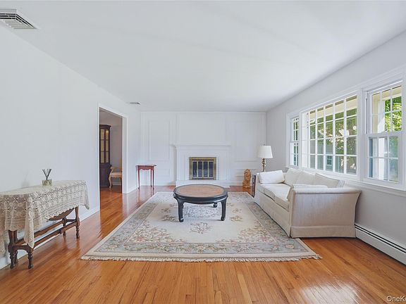 5th image of 10 Sharon Court