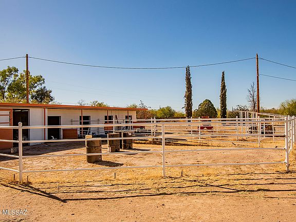 2nd image of 5110 W Camino Tierra