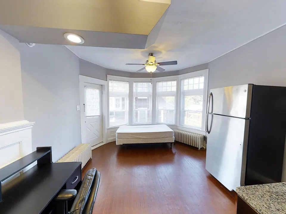 115 Comstock Ave #8