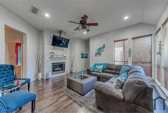 4917 Lodgepole Ln — Photo 3