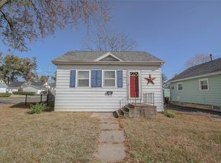 3041 D Ave NE, Cedar Rapids, IA 52402