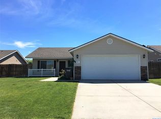 915 N Beech Ave, Pasco, WA 99301