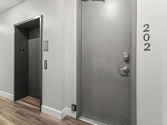 4th image of 1224 2nd Ave S #202