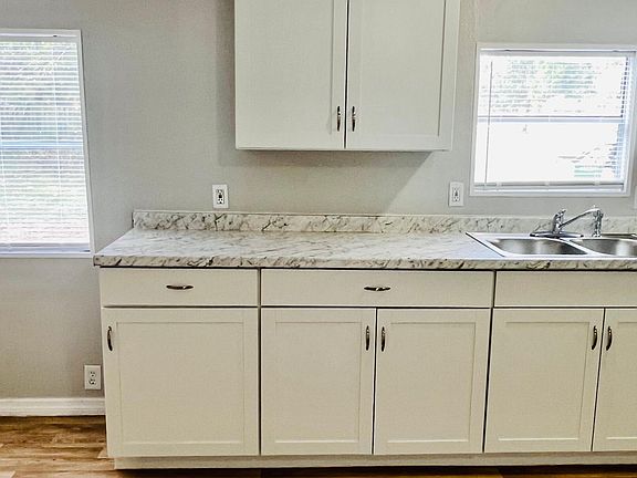 2nd image of 6257 SE 36th Ave