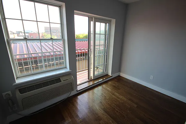 Rented by Nooklyn NYC LLC | media 19