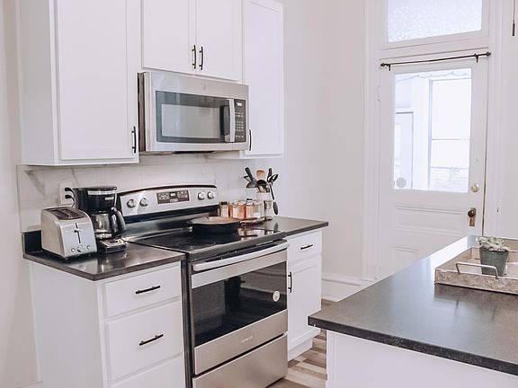 4th image of 3624 Russell Blvd #1F